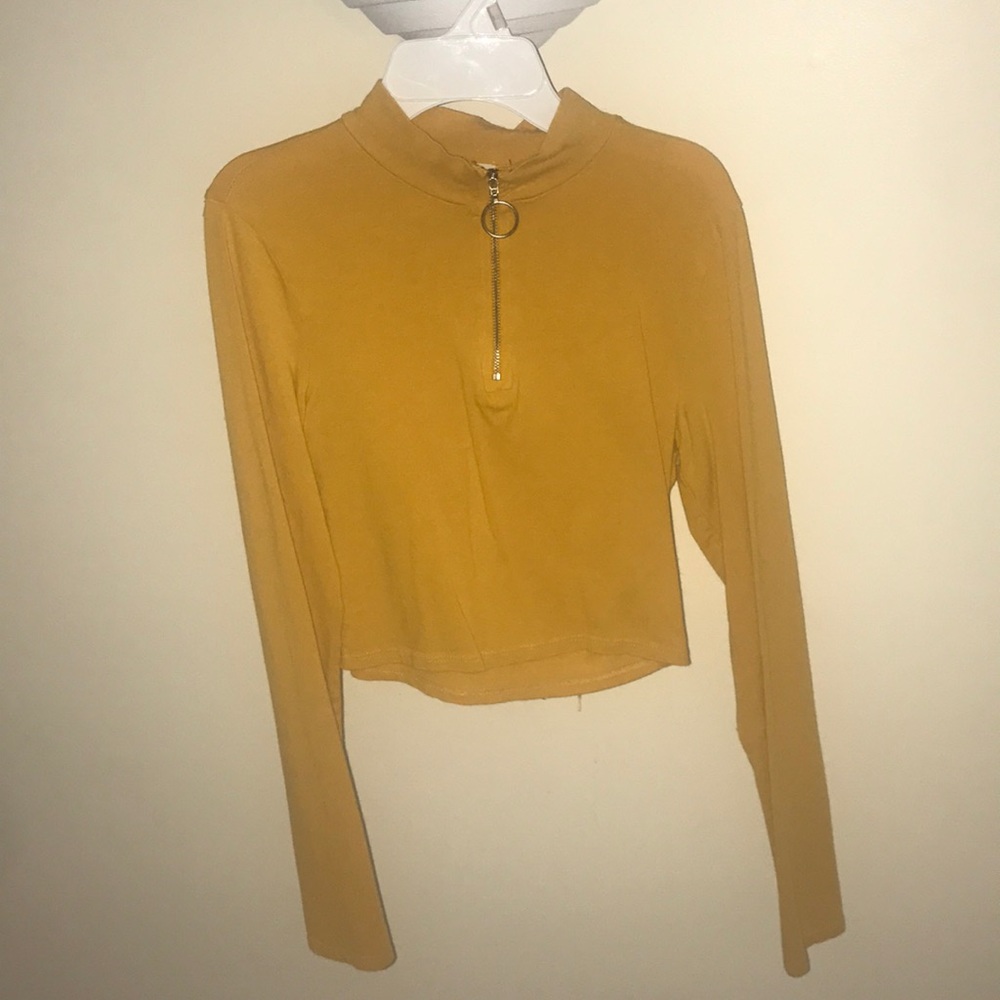 🌻Yellow crop top🌻